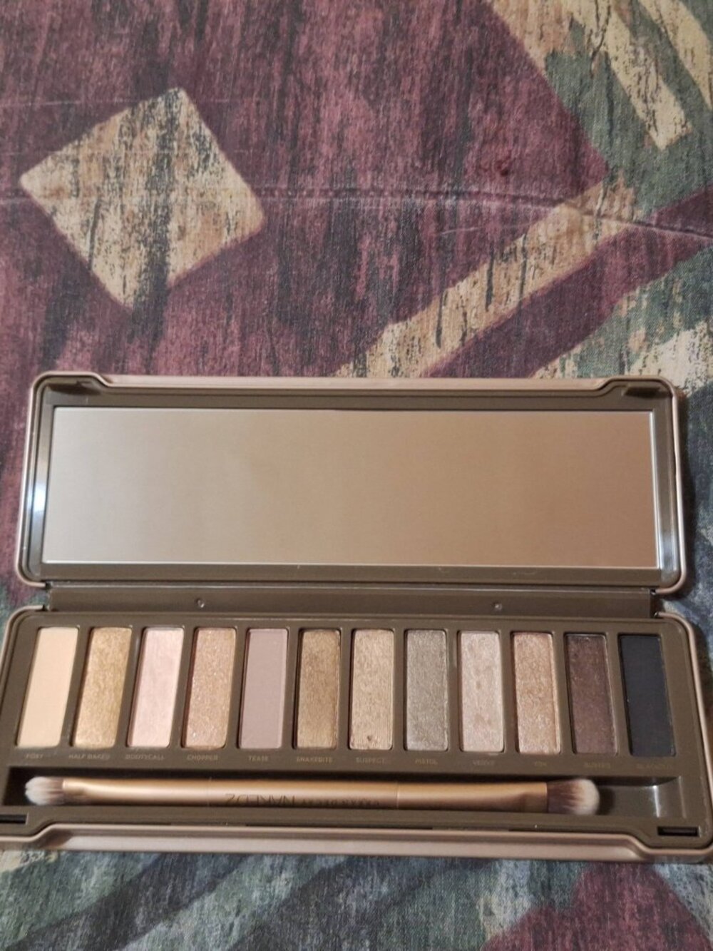 Urban Decay Naked 2 Eyeshadow Palette – Original Brush Included